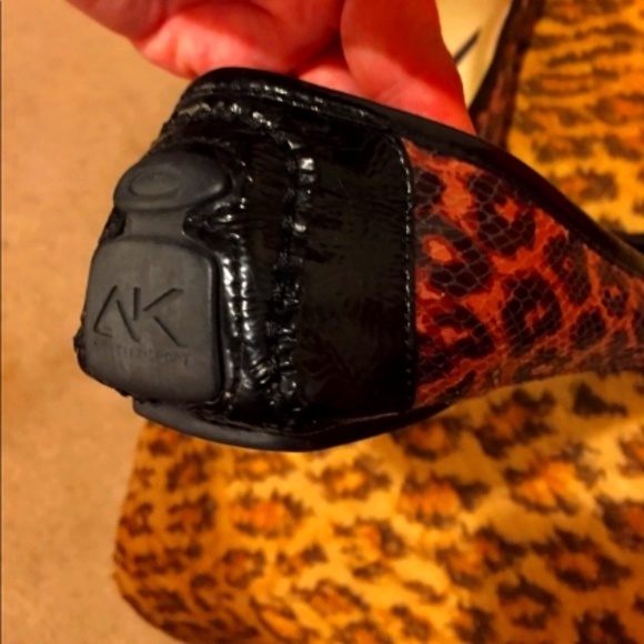 Anne Klein Ballet I-flex Flats - Picture 8 of 8